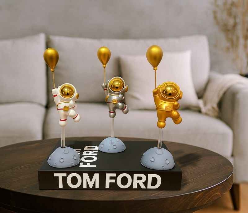 Image 1 for G-RA-01 A/B/C Astronaut Balloon Decor Piece