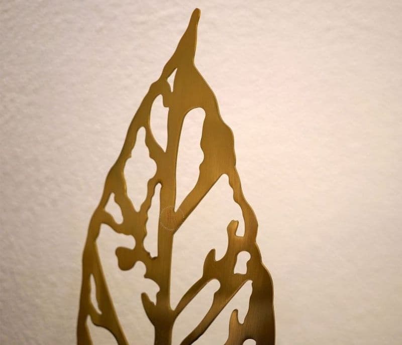 Image 2 for Reign Golden Leaves Table Decor