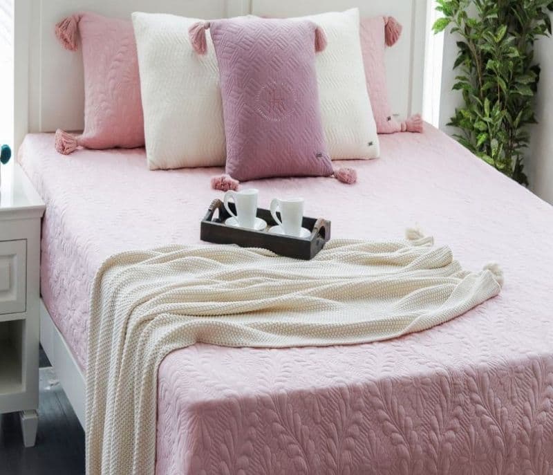 Image 2 for Carmen Floral 100% Cotton Knitted With Polyester Filling King Size Bed Cover with 2 Pillow Covers