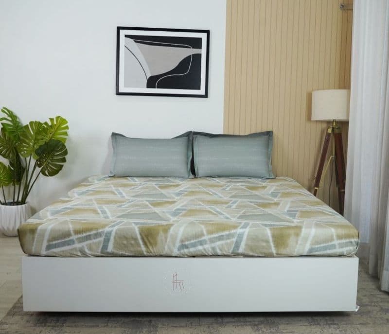 Image 1 for Giselle Cross 144 TC Flat Pure Cotton Double Size Bedsheet With 2 Pillow Covers