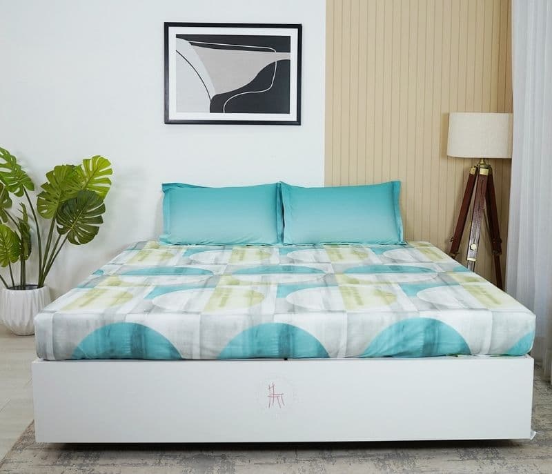 Sabrina Circle 180 TC Flat Pure Cotton King Size Bedsheet With 2 Pillow Covers