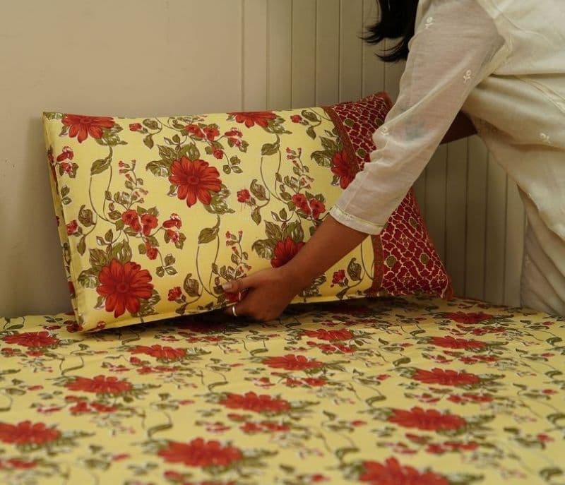 Image 3 for Elora 120 TC Floral Jaipuri Printed Cotton Double Bedsheet With 2 Pillow Cover