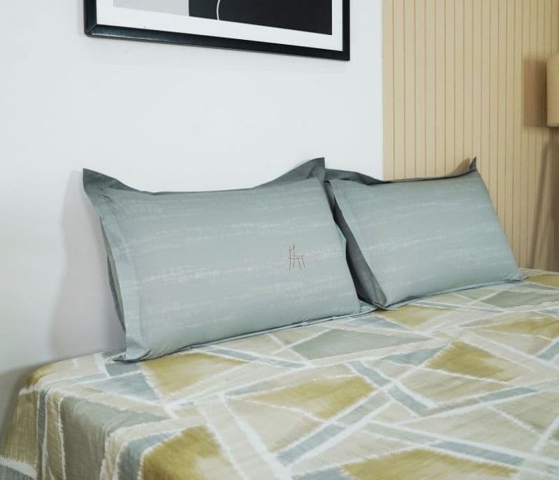 Image 6 for Giselle Cross 144 TC Flat Pure Cotton Double Size Bedsheet With 2 Pillow Covers